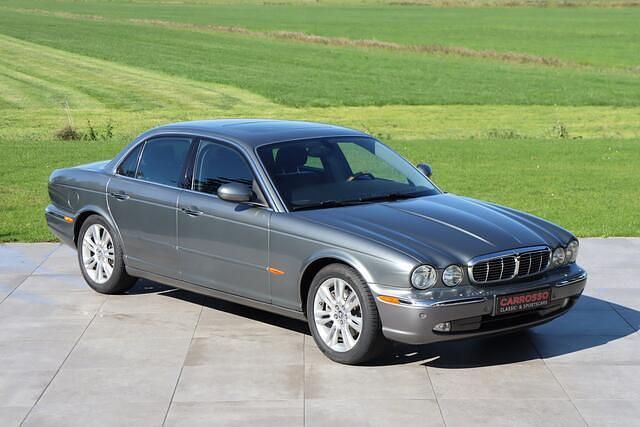 Grijs Gebruikt 2004 Jaguar XJ8 Sedan | € 17.850 - Afbeelding 1/4