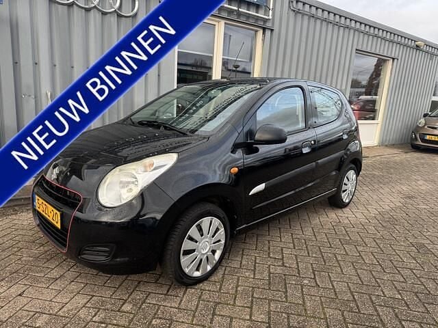 Zwart Gebruikt 2014 Suzuki Alto Comfort Hatchback | € 2.950 (Eerlijke prijs) - Afbeelding 1/4