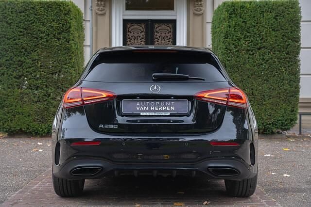 Occasion Mercedes A250 AMG 225 PK (165 kW) 2021 Zwart Hatchback