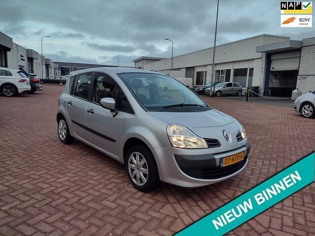 Grijs Occasion 2009 Renault Grand Modus Expression MPV | € 2.999 (Eerlijke prijs) - Afbeelding 1/4