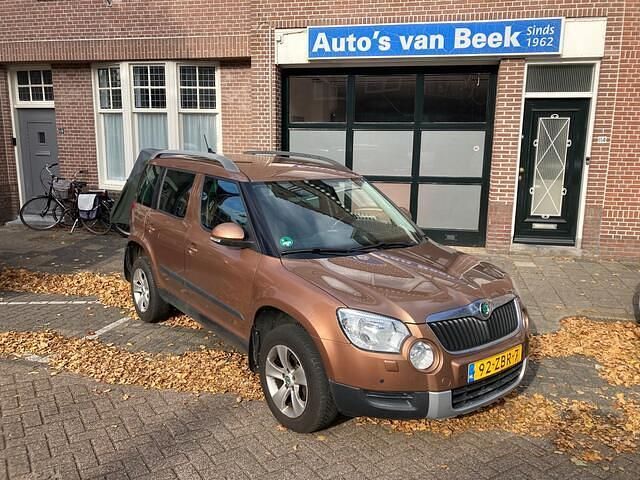 Oranje Gebruikt 2012 Skoda Yeti Tour SUV | € 4.950 (Goede deal) - Afbeelding 1/4