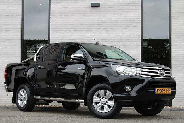 Zwart Gebruikt 2017 Toyota HiLux Pickup | € 29.950 (Super prijs) - Afbeelding 1/4