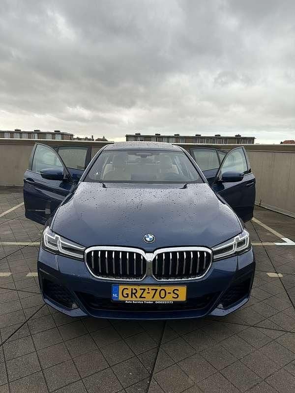 Occasion 2021 BMW 545e M Sport Sedan | € 49.750 (Eerlijke prijs) - Afbeelding 1/4