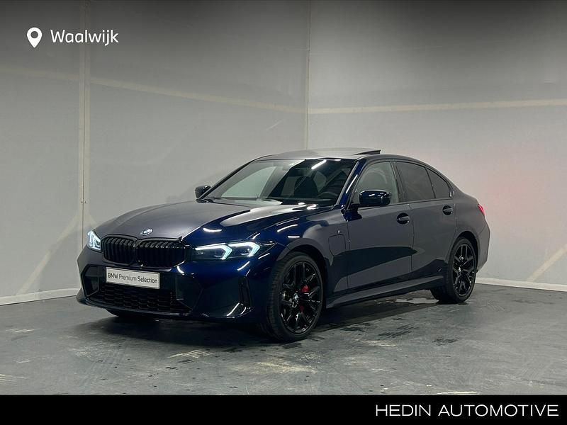 Blauw Gebruikt 2025 BMW 330e Executive Sedan | € 69.880 - Afbeelding 1/4