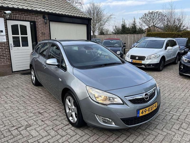 Occasion Opel Astra Edition 120 PK (88 kW) 2011 Grijs Stationwagen
