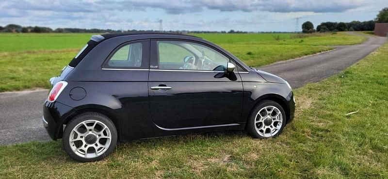Zwart Gebruikt 2012 Fiat 500 Lounge Cabriolet | € 4.950 (Eerlijke prijs) - Afbeelding 1/4