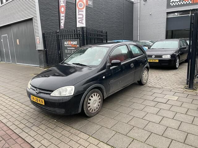 Zwart Occasion 2002 Opel Corsa Comfort Hatchback | € 499 (Goede deal) - Afbeelding 1/4