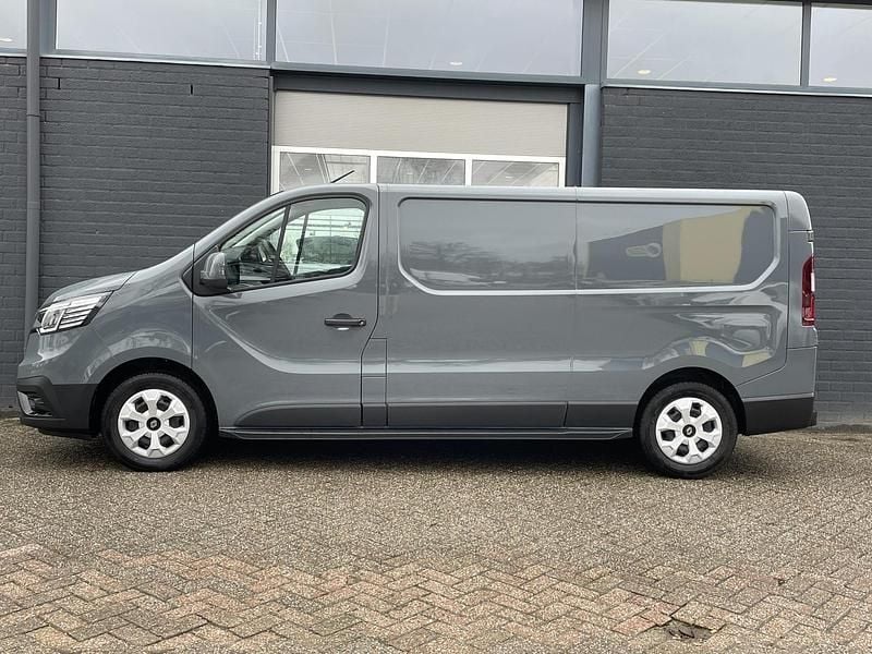 Occasion Renault Trafic 131 PK (96 kW) 2024 Stadsgrijs kpw MPV
