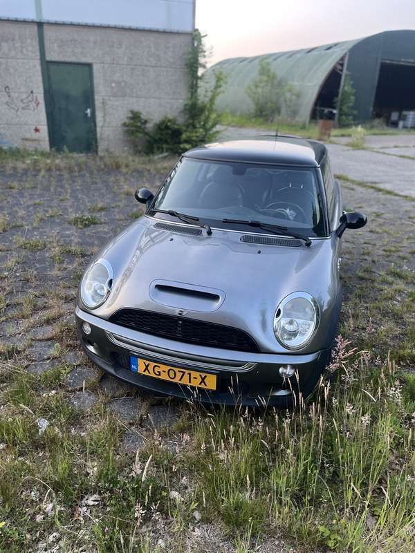 Grijs Gebruikt 2003 Mini Cooper S Hatchback | € 2.999 (Eerlijke prijs) - Afbeelding 1/4