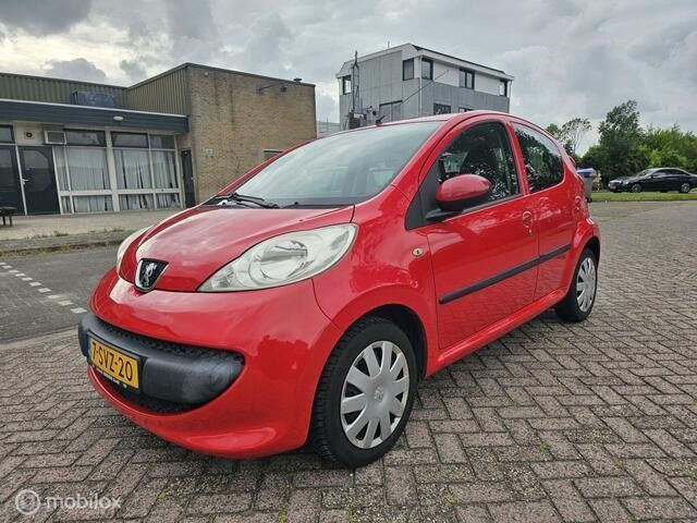 Occasion Peugeot 107 68 PK (50 kW) 2005 Rood Hatchback