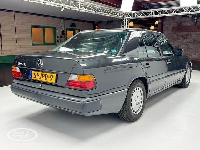 Occasion Mercedes E300 188 PK (138 kW) 1985 Grijs Sedan