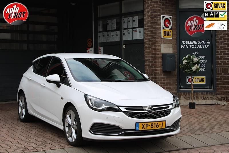 Wit Gebruikt 2018 Opel Astra Hatchback | € 17.995 (Goede deal) - Afbeelding 1/4
