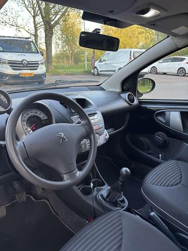 Zwart Gebruikt 2012 Peugeot 107 Active Hatchback | € 3.399 (Eerlijke prijs) - Afbeelding 1/4