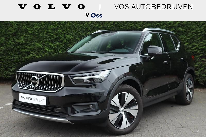 Zwart Gebruikt 2021 Volvo XC40 Inscription SUV | € 29.950 (Eerlijke prijs) - Afbeelding 1/4