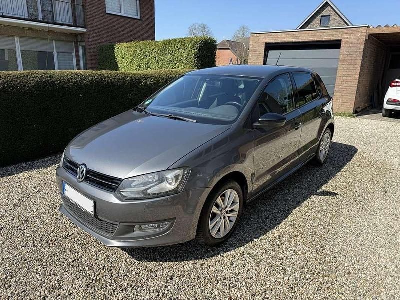 Grijs Gebruikt 2011 VW Polo Style Hatchback | € 4.750 - Afbeelding 1/4