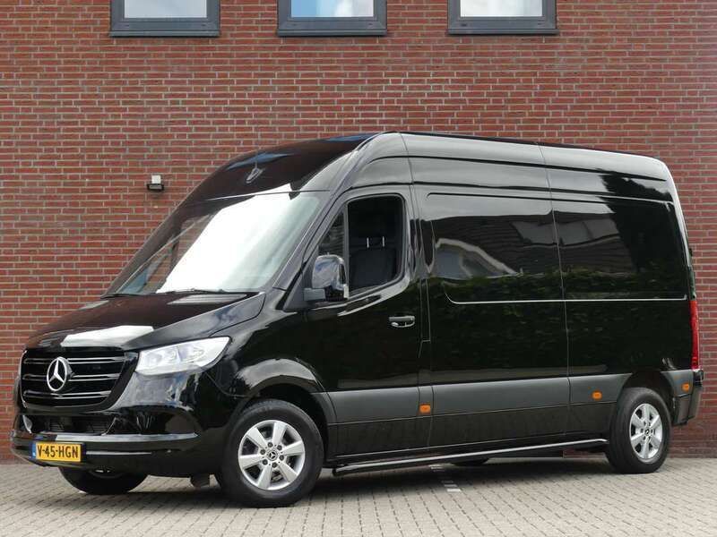 Zwart Gebruikt 2020 Mercedes Sprinter Van | € 24.950 (Eerlijke prijs) - Afbeelding 1/4