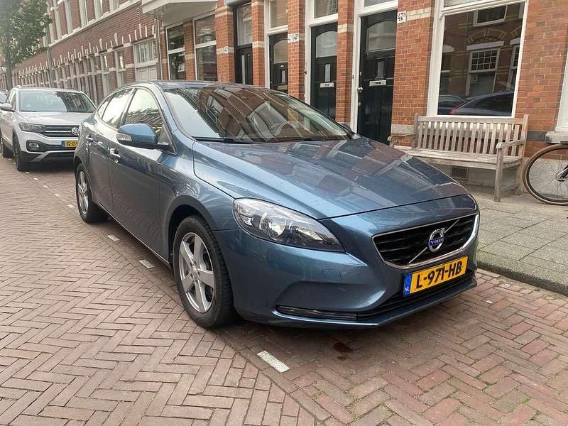 Blauw Gebruikt 2014 Volvo V40 MPV | € 7.499 (Goede deal) - Afbeelding 1/4