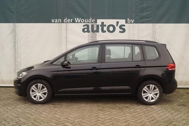 Occasion VW Touran Edition 110 PK (80 kW) 2018 Zwart, metallic lak MPV