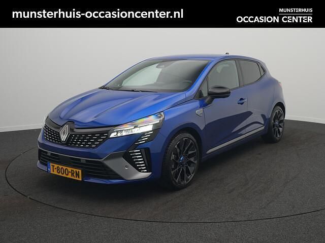 Blauw metallic Gebruikt 2023 Renault Clio V Bose Edition Hatchback | € 24.950 (Duur) - Afbeelding 1/4