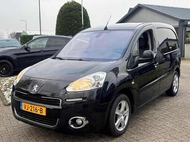 Zwart Occasion 2014 Peugeot Partner MPV | € 6.950 (Iets duurder) - Afbeelding 1/4