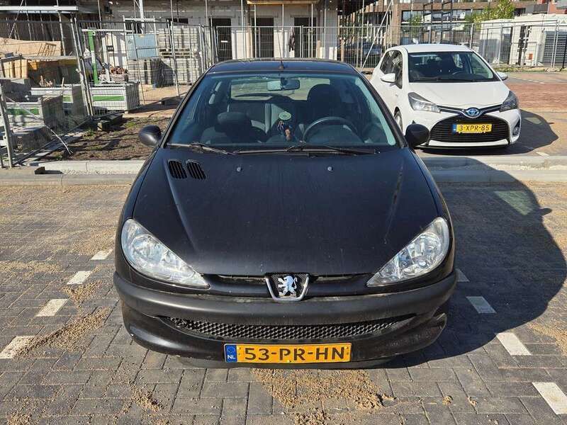 Zwart Gebruikt 2004 Peugeot 206 Hatchback | € 500 (Goede deal) - Afbeelding 1/4