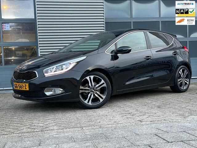 Zwart Gebruikt 2015 Kia Ceed Hatchback | € 10.499 (Eerlijke prijs) - Afbeelding 1/4