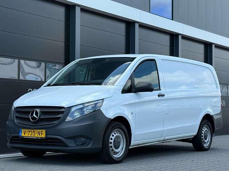 Wit Gebruikt 2018 Mercedes Vito MPV | € 7.450 (Eerlijke prijs) - Afbeelding 1/4