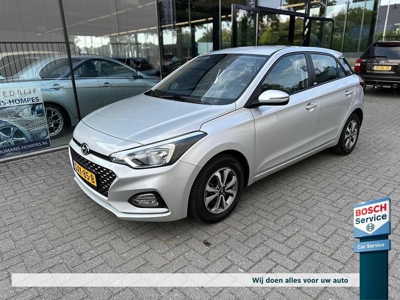 Grijs Gebruikt 2020 Hyundai i20 Premium Hatchback | € 14.495 (Goede deal) - Afbeelding 1/4