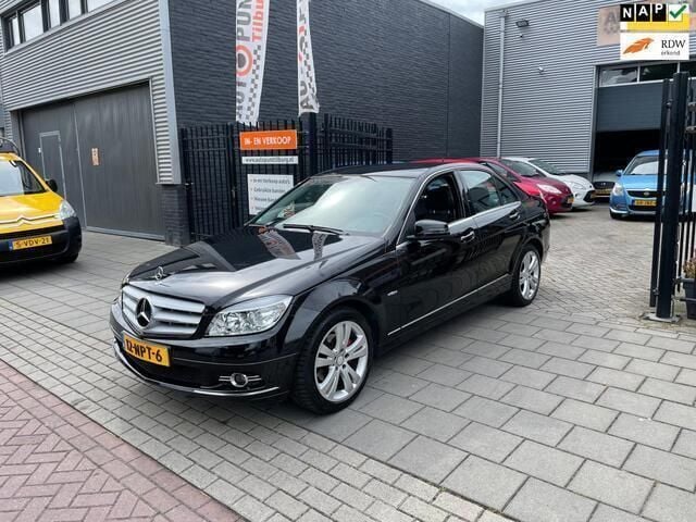 Zwart Gebruikt 2010 Mercedes C180 Avantgarde Sedan | € 9.999 (Eerlijke prijs) - Afbeelding 1/4