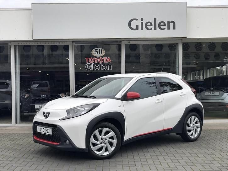 Wit Gebruikt 2022 Toyota Aygo X SUV | € 15.400 (Goede deal) - Afbeelding 1/3