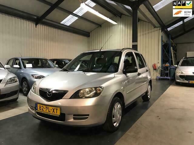 Grijs Gebruikt 2004 Mazda 2 Exclusive MPV | € 2.950 (Eerlijke prijs) - Afbeelding 1/4
