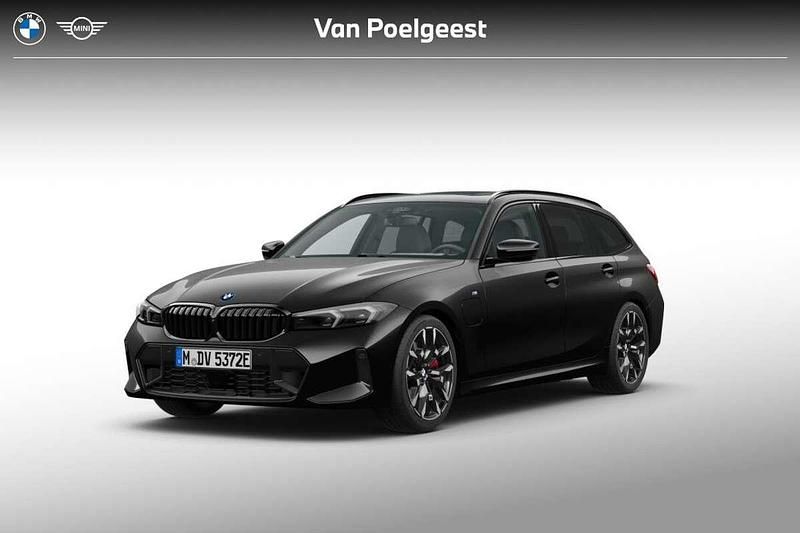 Zwart Nieuw 2025 BMW 330e M Sport Stationwagen | € 75.063 (Iets duurder) - Afbeelding 1/4
