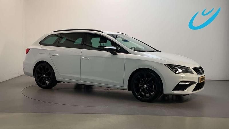 Wit Gebruikt 2020 Seat Leon ST FR Stationwagen | € 17.850 (Goede deal) - Afbeelding 1/3