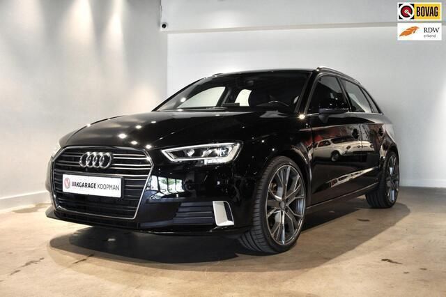 Zwart Gebruikt 2020 Audi A3 Sportback Basis Hatchback | € 19.495 (Eerlijke prijs) - Afbeelding 1/4