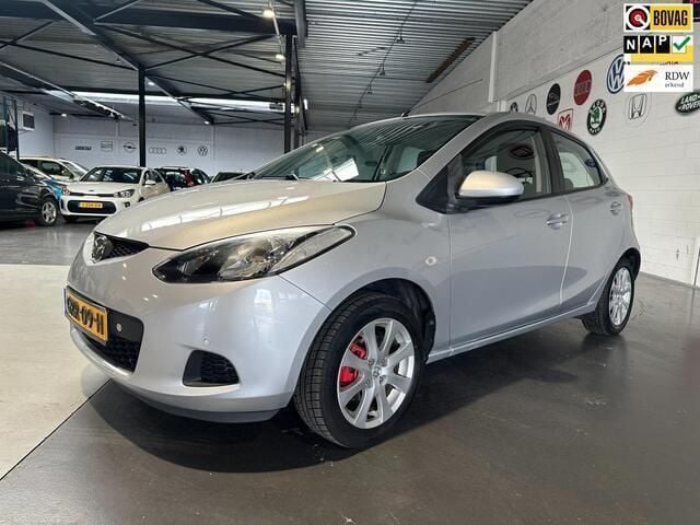 Grijs Gebruikt 2008 Mazda 2 Touring Hatchback | € 2.699 (Eerlijke prijs) - Afbeelding 1/4