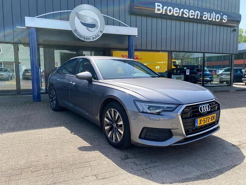 Grijs Gebruikt 2020 Audi A6 Business Sedan | € 37.745 - Afbeelding 1/4