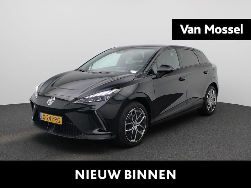 Zwart Gebruikt 2023 MG MG4 EV Luxury Hatchback | € 24.495 (Eerlijke prijs) - Afbeelding 1/3