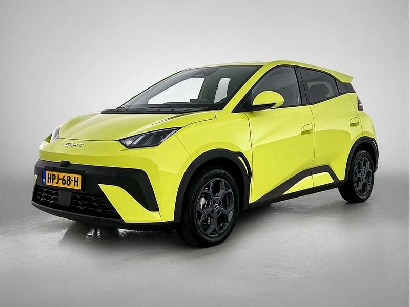 Geel Gebruikt 2025 BYD Dolphin Comfort Hatchback | € 25.445 (Eerlijke prijs) - Afbeelding 1/4