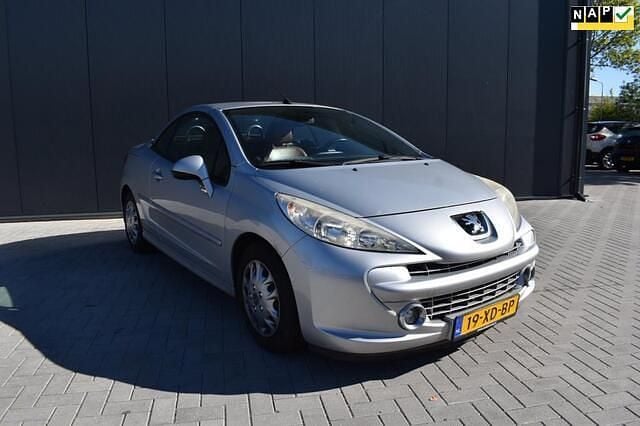 Grijs Gebruikt 2007 Peugeot 207 CC Cabriolet | € 1.999 (Goede deal) - Afbeelding 1/4