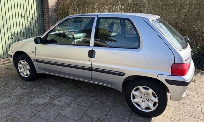 Occasion Peugeot 106 60 PK (44 kW) 2003 Grijs Hatchback