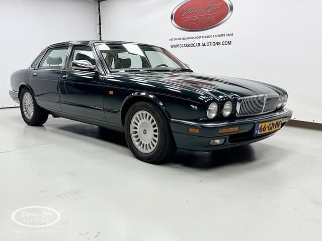 Groen Occasion 1995 Daimler Double Six Serie 1 Sedan | € 7.500 - Afbeelding 1/4