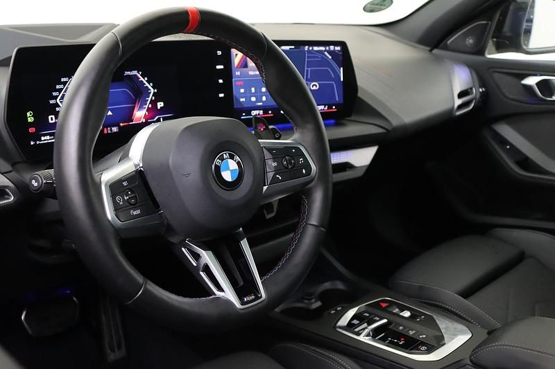 Occasion BMW M135 Executive 300 PK (220 kW) 2025 Grijs Hatchback