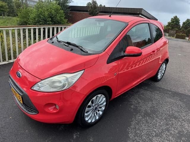 Rood Gebruikt 2009 Ford Ka Titanium Hatchback | € 2.949 (Eerlijke prijs) - Afbeelding 1/4