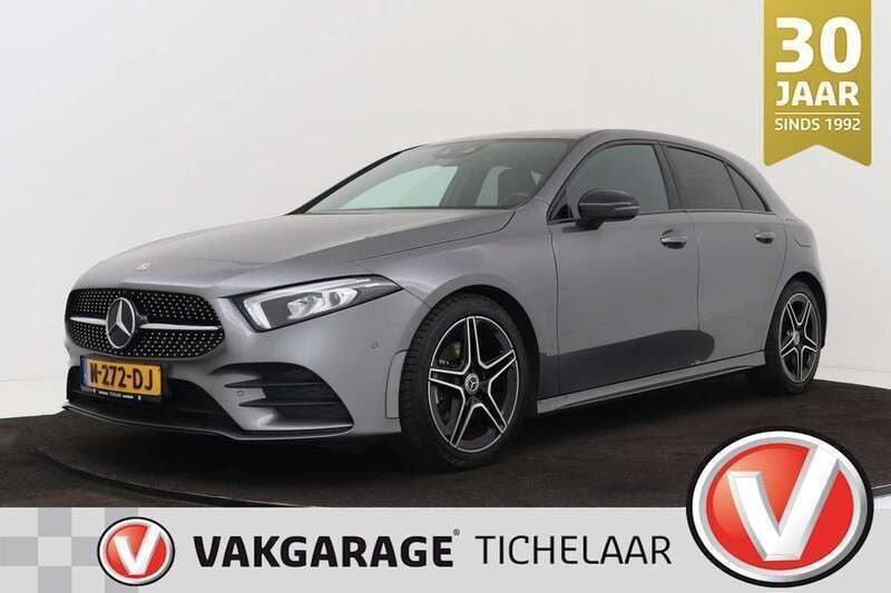 Grijs Gebruikt 2021 Mercedes A180 Business Hatchback | € 24.899 (Eerlijke prijs) - Afbeelding 1/3