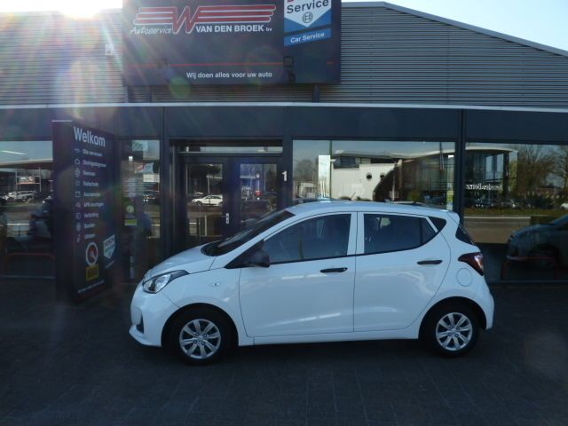 Wit Gebruikt 2017 Hyundai i10 Hatchback | € 8.450 (Eerlijke prijs) - Afbeelding 1/4