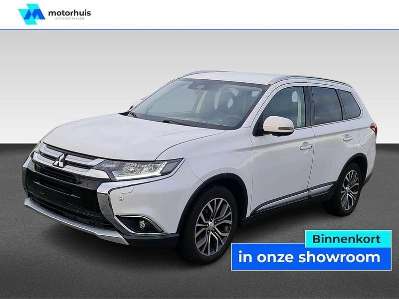 Wit Gebruikt 2017 Mitsubishi Outlander Instyle SUV | € 23.745 (Duur) - Afbeelding 1/3