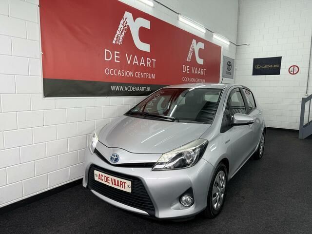 Occasion Toyota Yaris 75 PK (55 kW) 2013 Grijs Hatchback