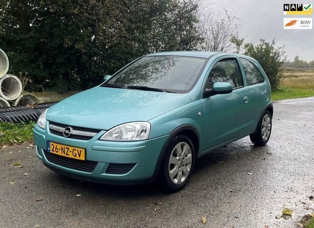 Grijs Gebruikt 2004 Opel Corsa Hatchback | € 1.500 (Eerlijke prijs) - Afbeelding 1/4