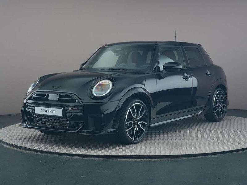 Zwart Nieuw 2025 Mini John Cooper Works Hatchback | € 43.700 (Iets duurder) - Afbeelding 1/4