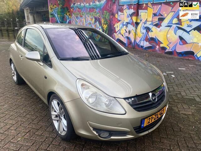 Beige Gebruikt 2008 Opel Corsa Executive Hatchback | € 995 - Afbeelding 1/4
